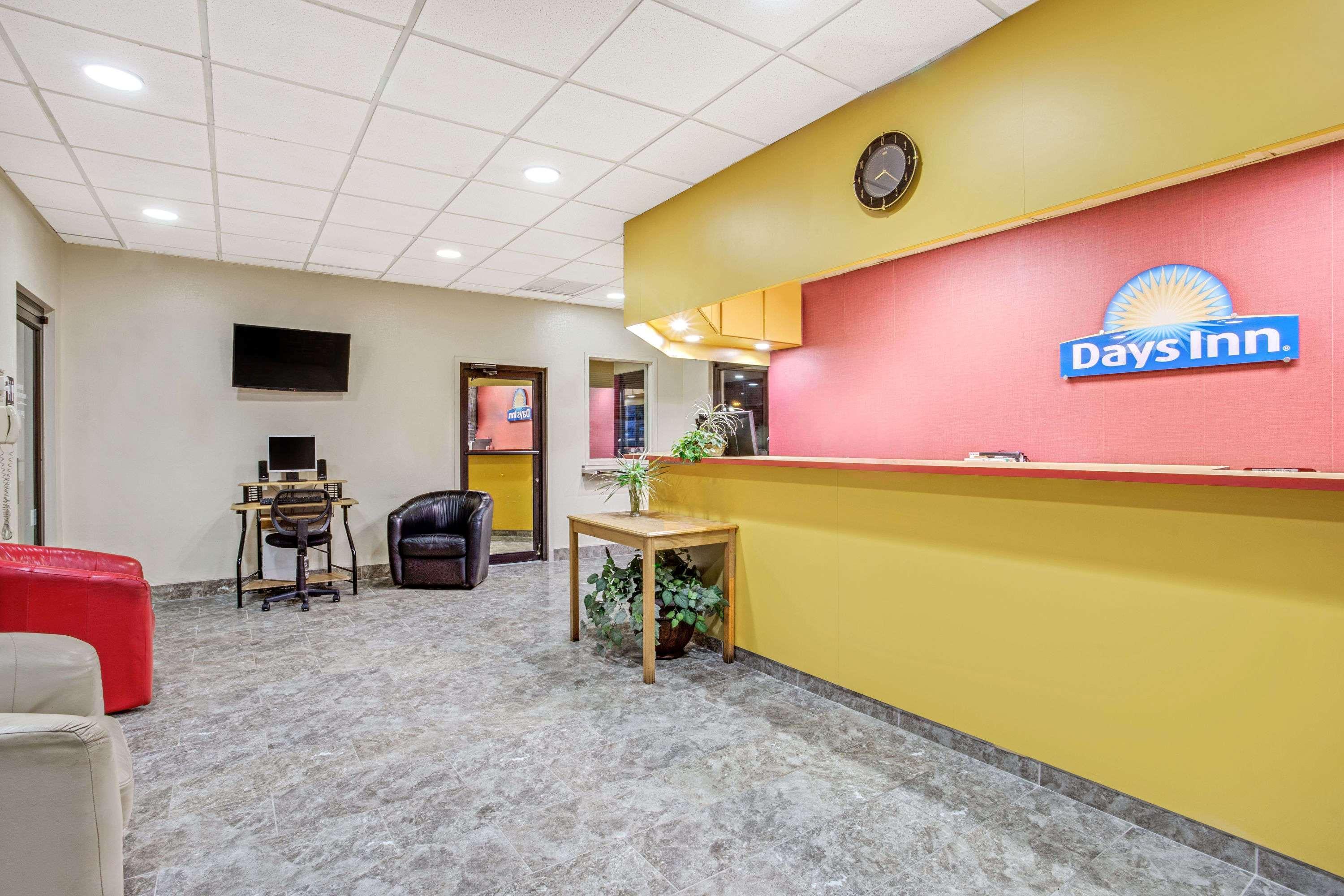 Days Inn By Wyndham Bradenton - Near The Gulf Exterior photo
