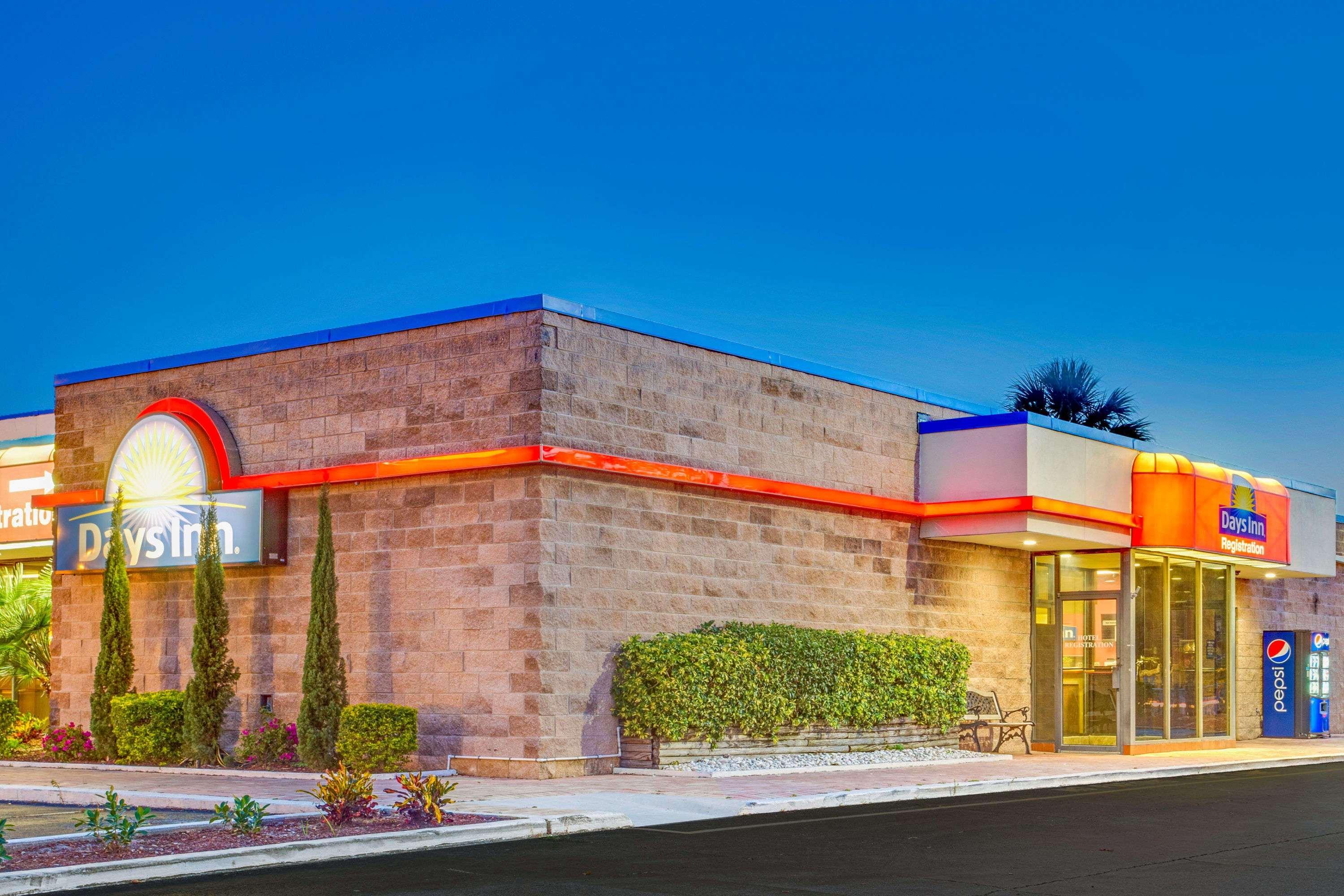 Days Inn By Wyndham Bradenton - Near The Gulf Exterior photo